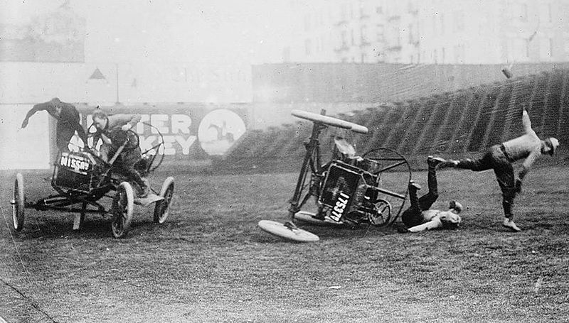 Illustration for article titled I Don't Understand Why Auto Polo Never Caught On, It Looks So Safe
